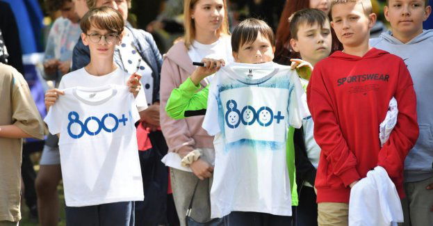 Prezydent podpisze w poniedziałek nowelizację ustawy podwyższającą świadczenie 500 plus do 800 zł