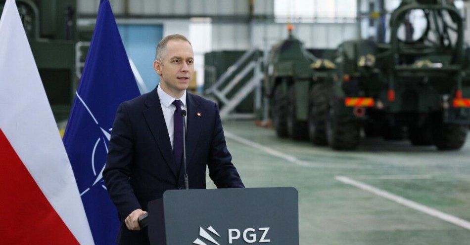 zdjęcie: Podpisano umowę na budowę Centrum Serwisowo-Produkcyjnego pocisków rakietowych CAMM-ER / Zielonka, 30.03.2026. Wiceminister obrony narodowej Cezary Tomczyk podczas uroczystości podpisania umowy na budowę Centrum Serwisowo–Produkcyjnego pocisków rakietowych CAMM-ER w Siedzibiw Wojskowych Zakładów Elektronicznych S.A. w Zielonce koło Warszawy, 30 bm. (jm) PAP/Paweł Supernak
