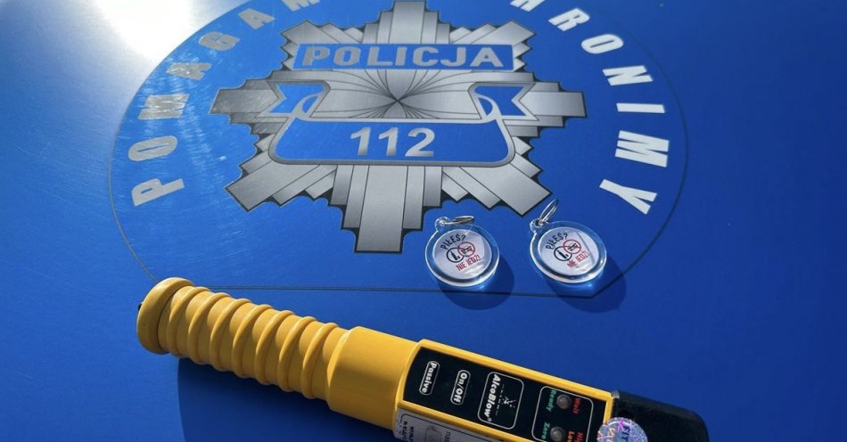 zdjęcie: Nietrzeźwy kierowca bmw wjechał w ogrodzenie / fot. KPP Sejny
