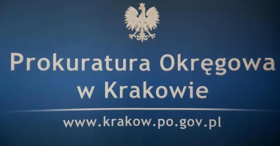 zdjęcie: Prokuratura: 23-latek pisał o zamachu przeciwko politykom „duopolu”; przyznał się do winy / Kraków, 30.04.2025. Prokuratura Okręgowa w Krakowie. Prokuratura wnioskuje o trzymiesięczny areszt tymczasowy dla 35-letniego funkcjonariusza Służby Więziennej, który w środę usłyszał zarzut zabójstwa lekarza i usiłowania uszkodzenia ciała pielęgniarki. Mężczyzna nie przyznał się do winy i odmówił składania wyjaśnień. (łg/awol) PAP/Łukasz Gągulski