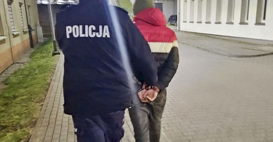 zdjęcie: Pościg w Słupsku. Zatrzymany sprawca kradzieży renaulta / fot. KMP w Słupsku