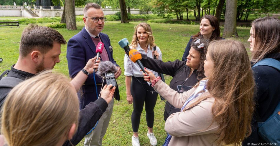 zdjęcie: Joga na wakacje w Ogrodzie Branickich / fot. nadesłane