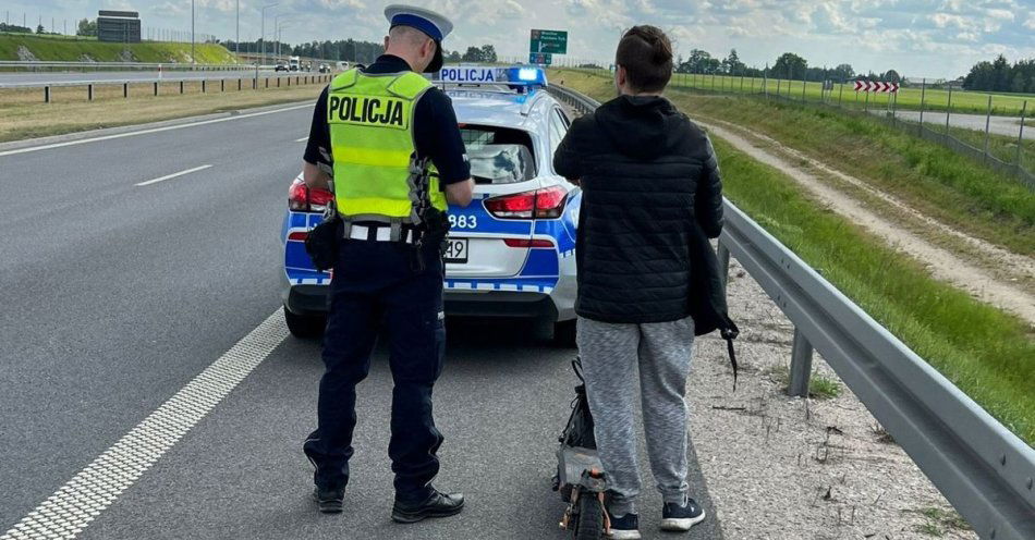 zdjęcie: Hulajnogą po ekspresówce / fot. KPP w Pabianicach