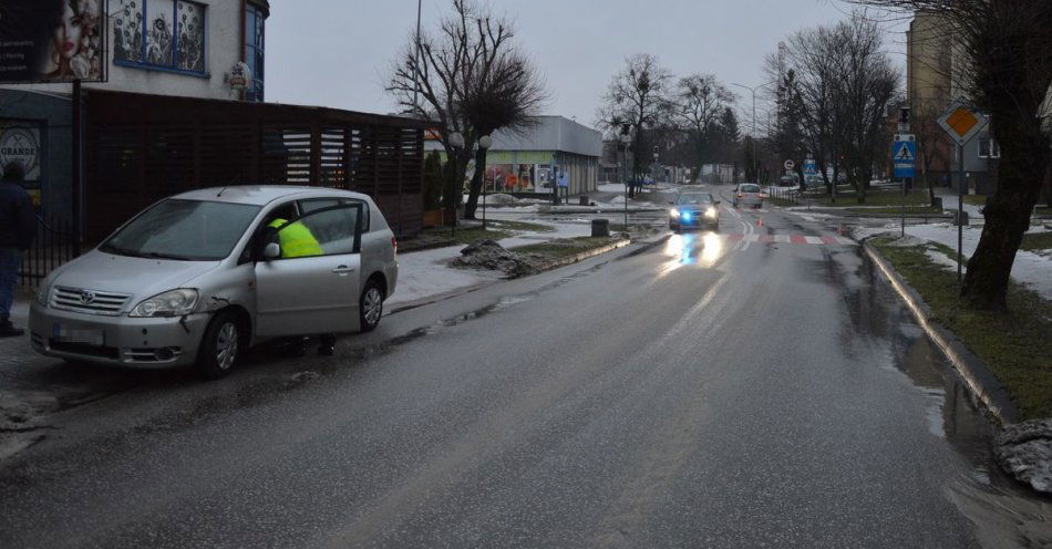 zdjęcie: 66-latka potrącona na przejściu dla pieszych / fot. KPP Tomaszów Lubelski