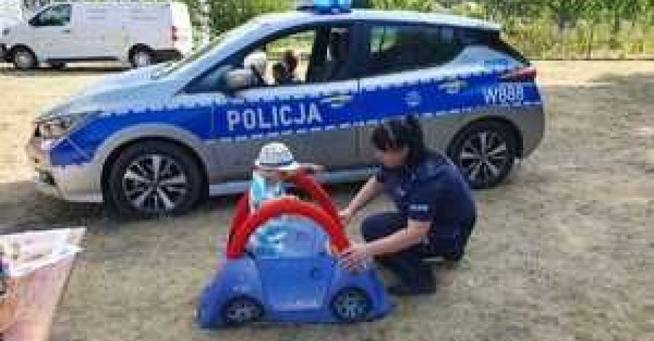 zdjęcie: Piknik Rodzinny w Iwinie z policyjnym akcentem / fot. KPP w Szczecinku