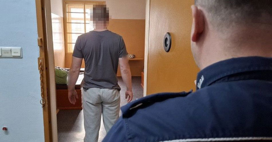 zdjęcie: Poszukiwani zatrzymani w Lęborku po kontroli policji / fot. KPP w Lęborku