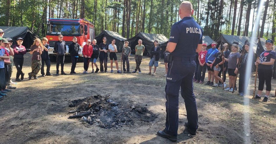 zdjęcie: Spotkanie z Harcerzami / fot. KPP w Świeciu