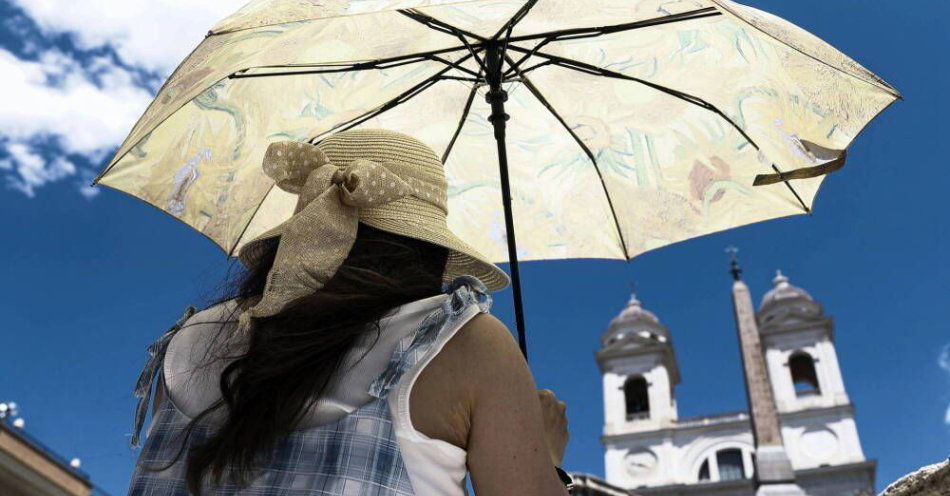 zdjęcie: Nie zapominajmy o ochronie oczu podczas wakacji / fot. PAP