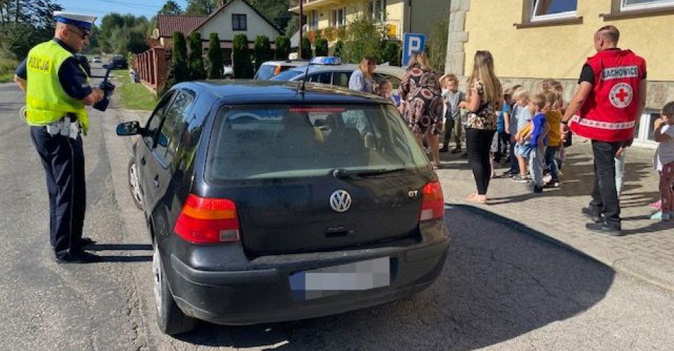 zdjęcie: Akcja bezpieczeństwo na drodze w Lachowicach / fot. KMP w Suchej Beskidzkiej