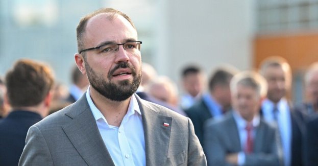 Rzecznik PiS: decyzją prezesa Kaczyńskiego poseł Szczucki został zawieszony w prawach członka partii