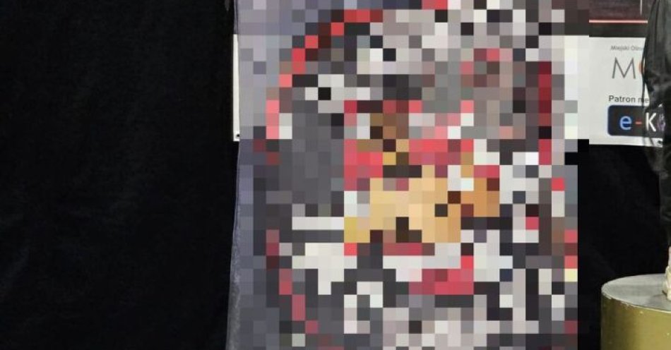 zdjęcie: Suwalska policjantka z srebrnym medalem Mistrzostw Polski Kettlebell / fot. KMP Suwałki