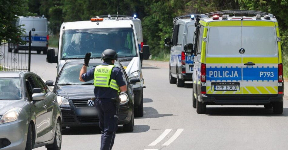 zdjęcie: 57-latek ukrywa się za wszelką cenę; do jego świadomości dojdzie, w jakiej jest sytuacji / fot. PAP