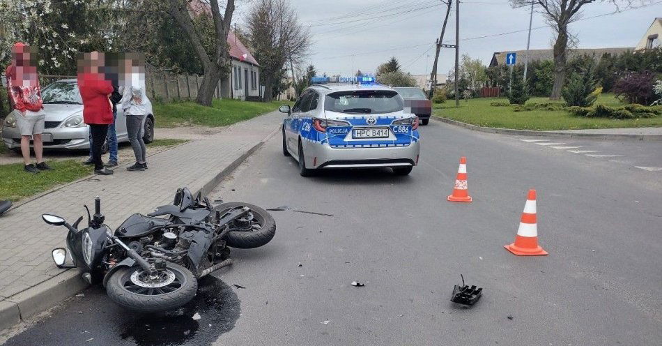 zdjęcie: Wypadek z udziałem motoroweru i osobówki / fot. KPP w Żninie