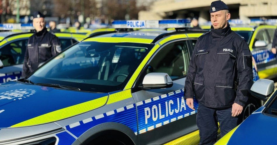 zdjęcie: Nowy hybrydowy radiowóz dla rudzkiej policji / fot. KMP w Rudzie Śląskiej