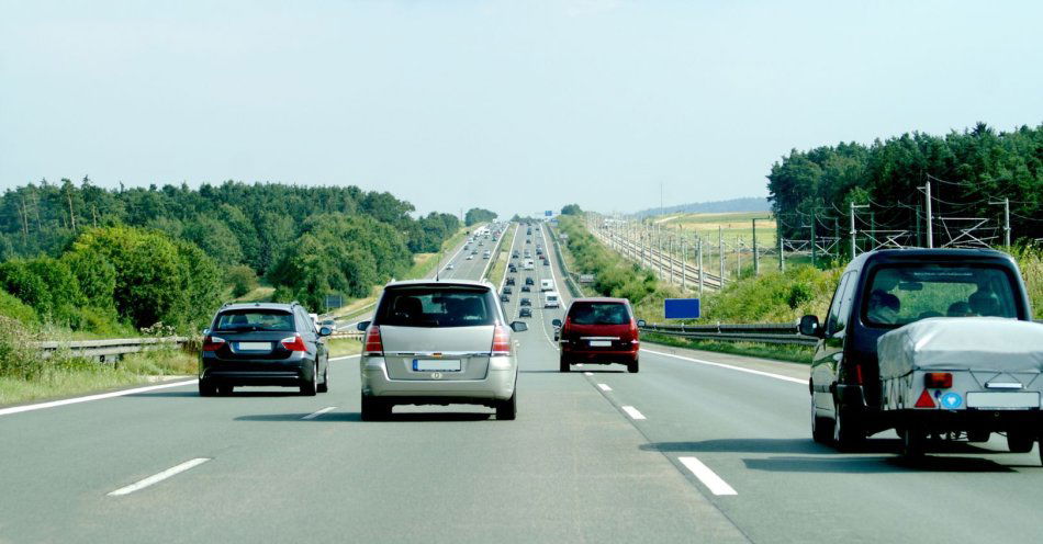 zdjęcie: Niebezpieczny rajd kierowcy BMW na A1 zakończony w policyjnym areszcie / v4739450