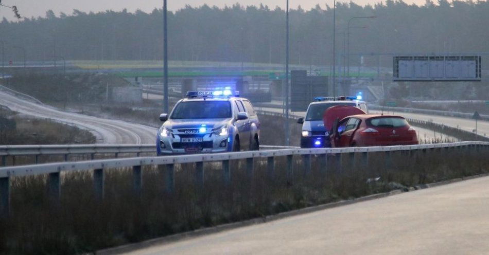 zdjęcie: Jazda pod prąd na S3 zakończona kolizją i utratą prawa jazdy / fot. KMP w Świnoujściu