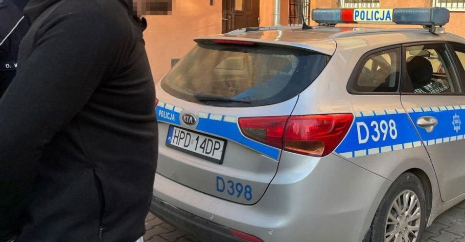 zdjęcie: Miał dożywotni zakaz i promil alkoholu policja aresztowała kierowcę / fot. KPP Puławy