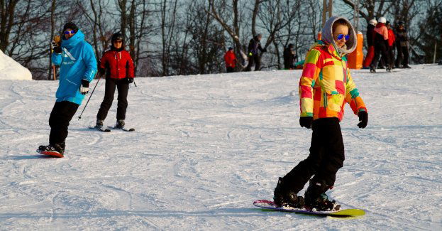 Policyjni narciarze na stoku Jurasówka [VIDEO]