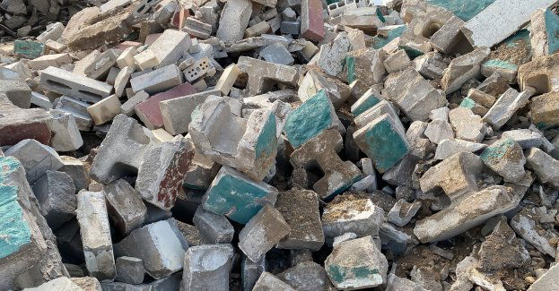 Strażacy nikogo nie znaleźli pod guzami zawalonej kamienicy