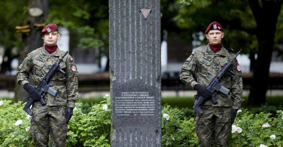 zdjęcie: Narodowy Dzień Pamięci Ofiar Niemieckich Nazistowskich Obozów Koncentracyjnych i Obozów Zagłady / fot. KMP w Krakowie