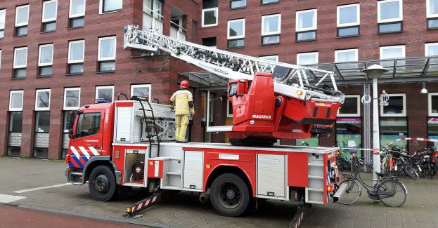 Akcja służb przy Podmiejskiej. Mężczyzna na parapecie groził, że skoczy