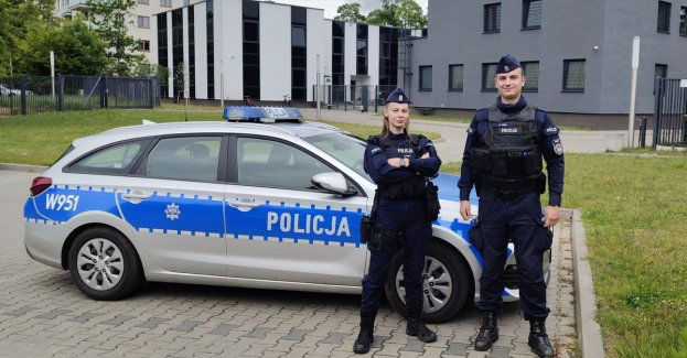 Policjanci wynieśli  kobietę z płonącego mieszkania- „To nasza służba, nie bohaterstwo"