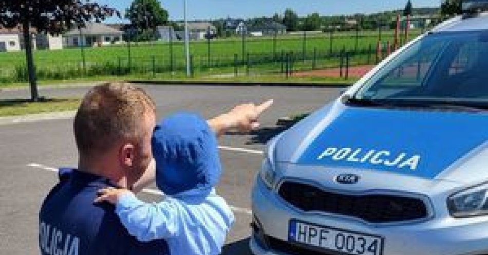 zdjęcie: Dzień Ojca - bohaterowie w służbie i w domu / fot. KPP w Poddębicach