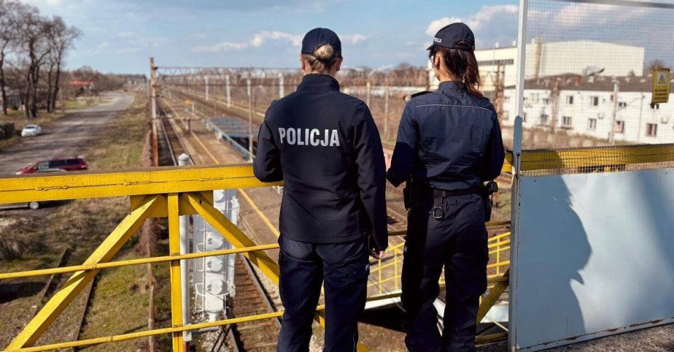 zdjęcie: Policja z Kędzierzyna Koźla w akcji RAW dla bezpieczeństwa kolei / fot. KPP Kędzierzyn Koźle