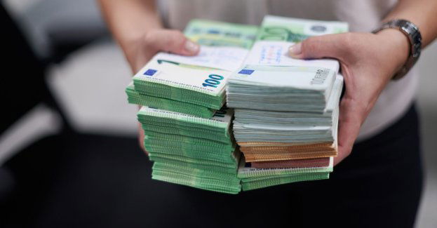 88-latek stracił blisko 1,2 mln zł na fałszywych inwestycjach