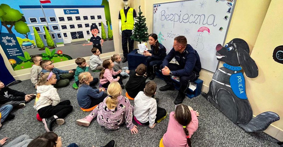 zdjęcie: Uczniowie z dwójki odwiedzili Dziecięcą Komendę Policji / fot. KPP Hajnówka