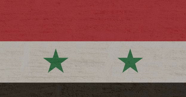 Policja zatrzymała dostawczaka, w którym przewożono 18 obywateli Syrii