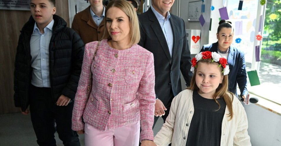 zdjęcie: Prokuratura wszczęła 6 postępowań w sprawie znieważania córki prezydenta elekta / fot. PAP