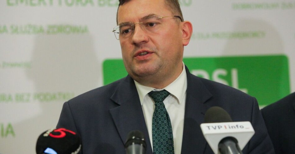 zdjęcie: Krajewski: ruszył program Aktywna Wieś z budżetem 10 mln zł / Ełk, 16.03.2026. Minister rolnictwa i rozwoju wsi Stefan Krajewski na briefingu prasowym po otwartym spotkaniu z rolnikami, sołtysami oraz samorządowcami, 16 bm. w Ełku. (amb) PAP/Tomasz Waszczuk