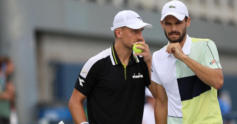 zdjęcie: Turniej ATP w Bazylei - Jan Zieliński i Hugo Nys awansowali do finału debla / fot. PAP