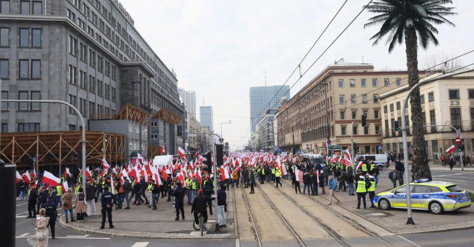 zdjęcie: W niedzielę popołudniowe utrudnienia w Śródmieściu / fot. PAP