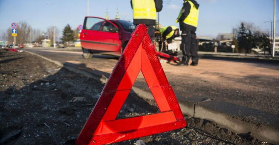 zdjęcie: W razie kolizji pożyczonym autem bez OC, odpowiedzialność finansową ponosi również kierujący / fot. PAP