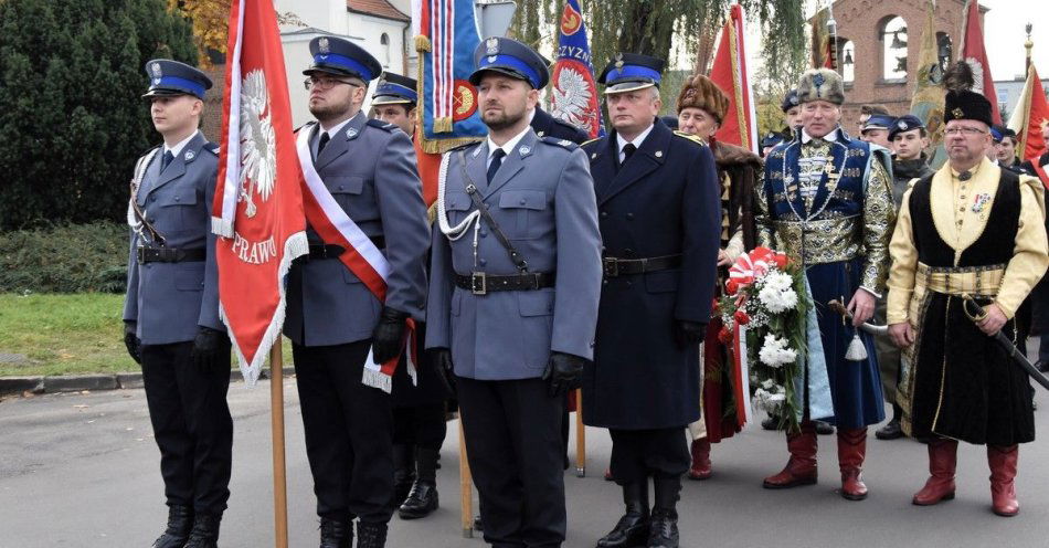 zdjęcie: Łaskie obchody Narodowego Święta Niepodległości / fot. KPP w Łasku