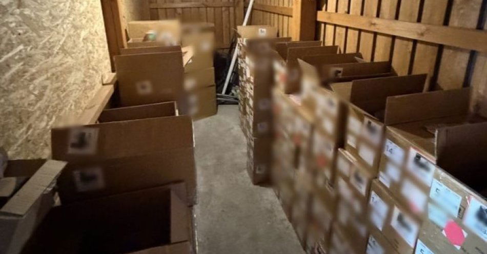 zdjęcie: Trzech zatrzymanych za przemyt e papierosów i stratę 4,5 mln zł / fot. KMP Łomża