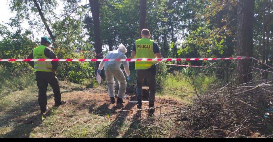 zdjęcie: Policjanci wyjaśnili okoliczności wybuchu pod Radomiem i zatrzymali sprawców / fot. KMP w Radomiu