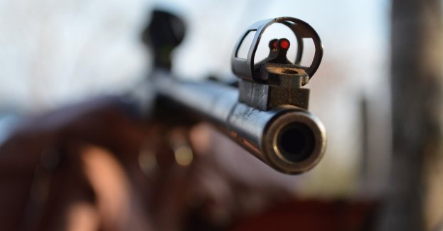 Uczeń w Libiążu został postrzelony gumową kulą; zarzuty dla trzech podejrzanych