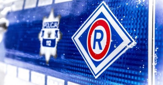 Pijany kierowca zasnął na skrzyżowaniu