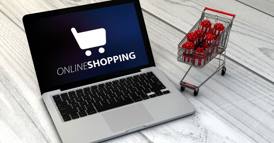 zdjęcie: Bez wychodzenia z domu, szybko i tanio, ale czy bezpiecznie? 43-latek stracił prawie 1700 zł podczas internetowych zakupów / pixabay/4694470