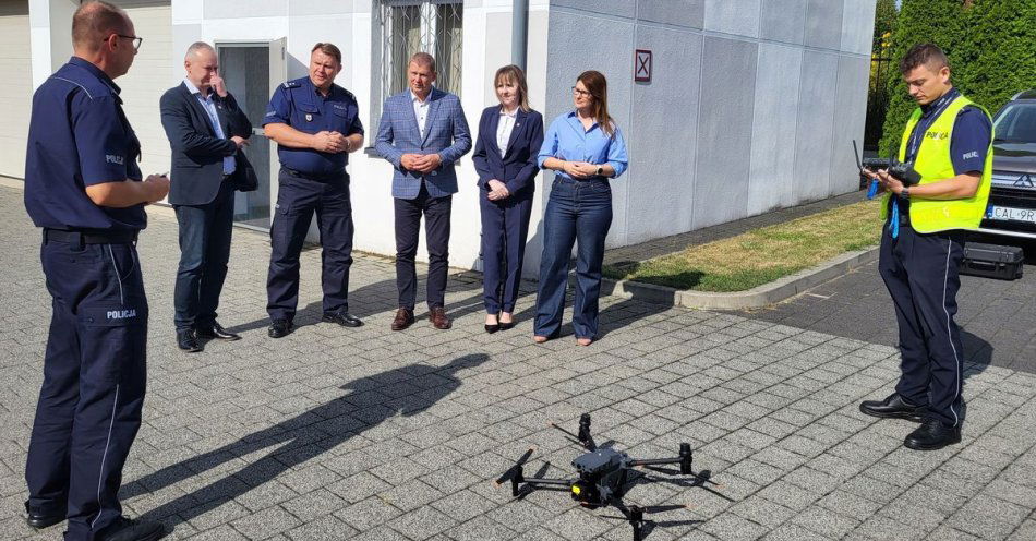 zdjęcie: Nowoczesny dron trafił do aleksandrowskich policjantów / fot. KPP Aleksandrów