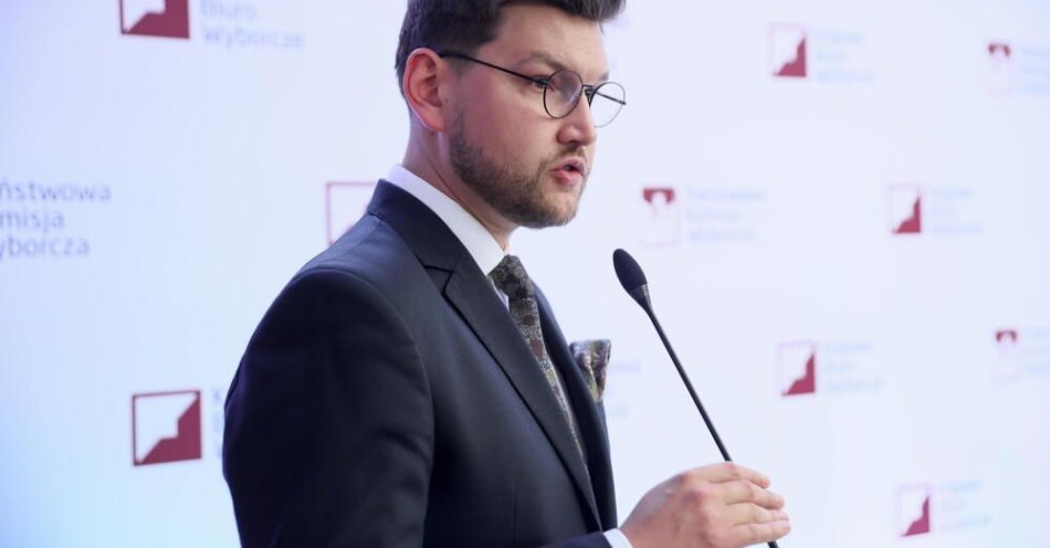 zdjęcie: Początek głosowania do godz. 8 odbył się bez incydentów / fot. PAP
