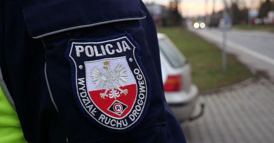 zdjęcie: Mruganie światłami może go drogo kosztować / fot. KPP w Radomsku