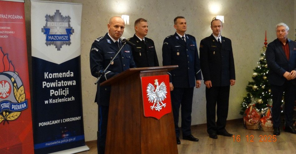 zdjęcie: Wigilijne spotkanie służb mundurowych w Kozienicach / fot. KPP w Kozienicach