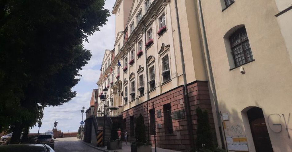 zdjęcie: Wyróżnienie dla stulatków / fot. UM Grudziądz