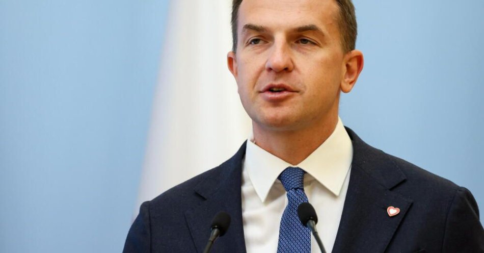 zdjęcie: Rzecznik rządu o zmianie regulaminu sądów: to dobry kierunek / Warszawa, 29.09.2025. Rzecznik rządu Adam Szłapka podczas konferencji prasowej „Rok programu Aktywny Rodzic”, 29 bm. w KPRM w Warszawie. (az/awol) PAP/Albert Zawada
