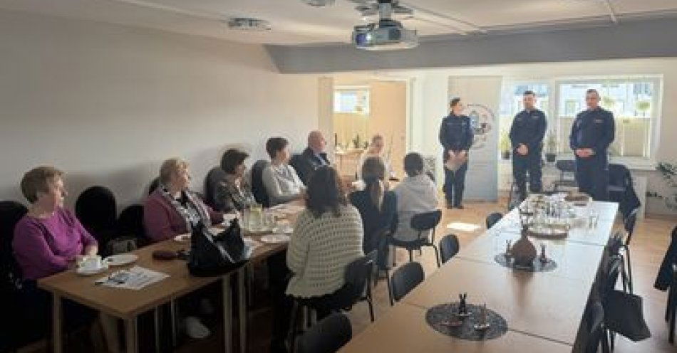 zdjęcie: Debata o bezpieczeństwie w Przodkowie. Policja i mieszkańcy / fot. KPP w Kartuzach