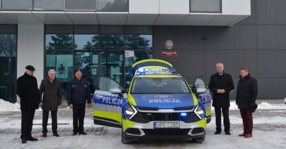 zdjęcie: Nowy radiowóz miechowskiej Policji / fot. KMP w Miechowie